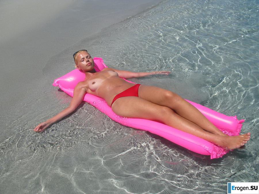 Wow, how shy we are. Photo 18