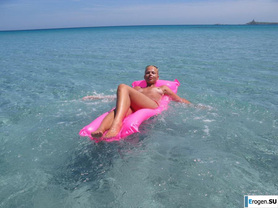 Wow, how shy we are. Photo 20