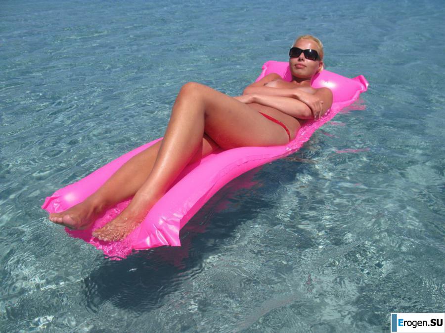 Wow, how shy we are. Photo 30