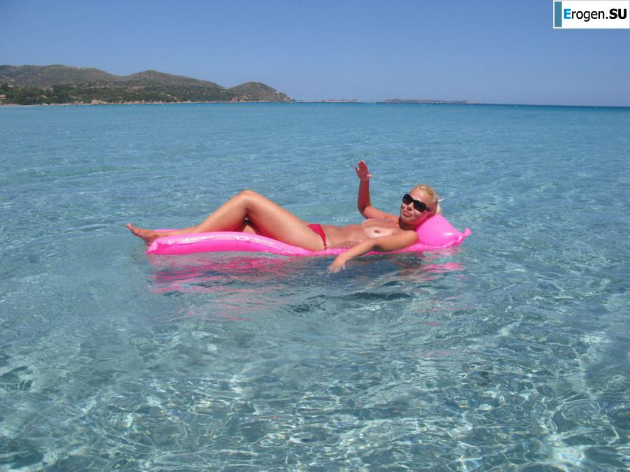 Wow, how shy we are. Photo 31