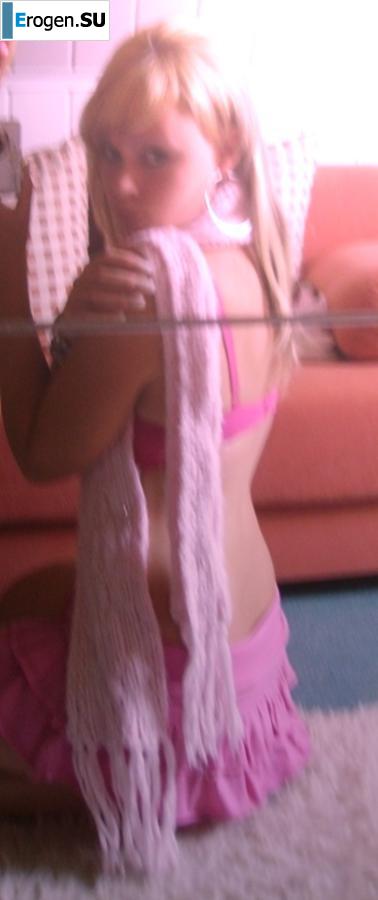 Busty Blonde. Photo 13