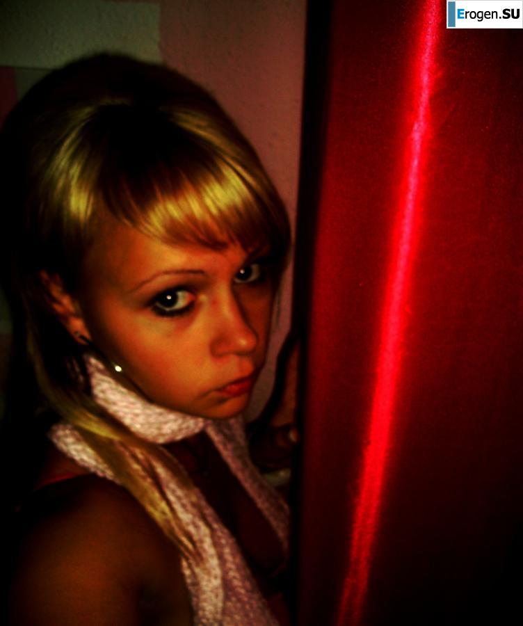 Busty Blonde. Photo 22