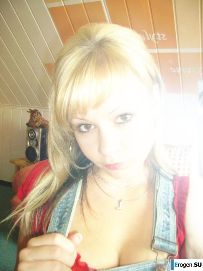 Busty Blonde. Photo 23