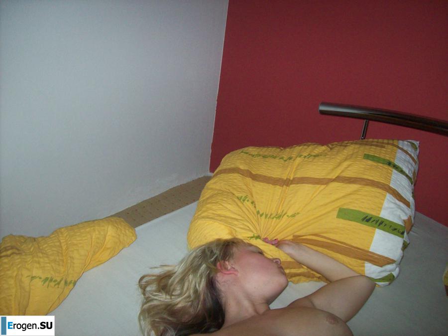 Busty Blonde. Photo 39