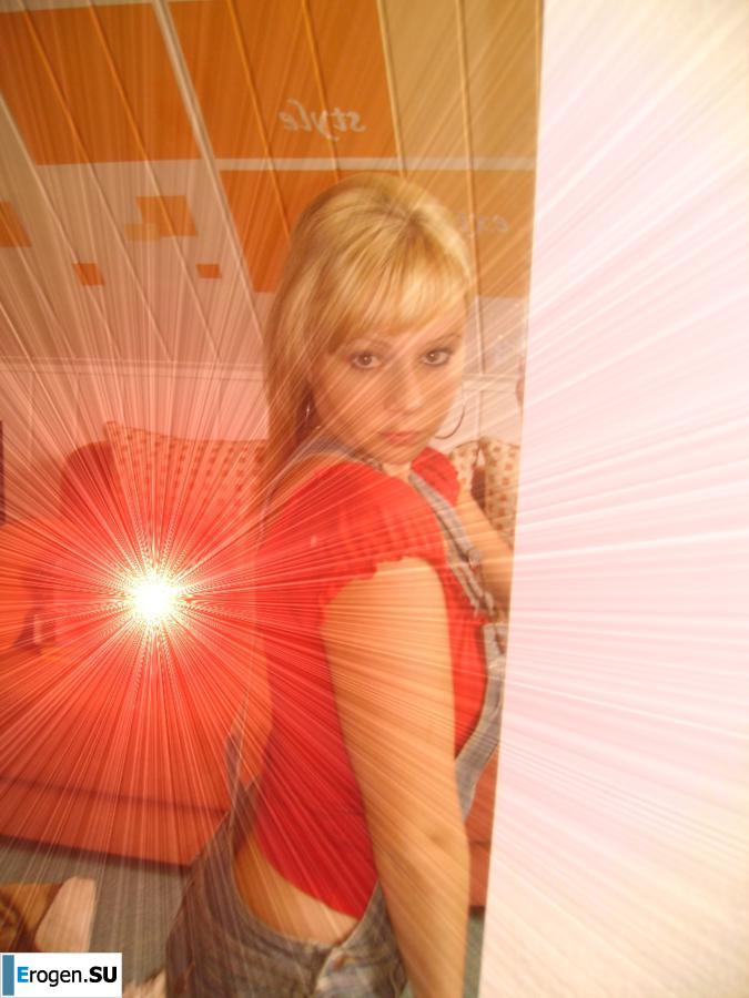 Busty Blonde. Photo 7