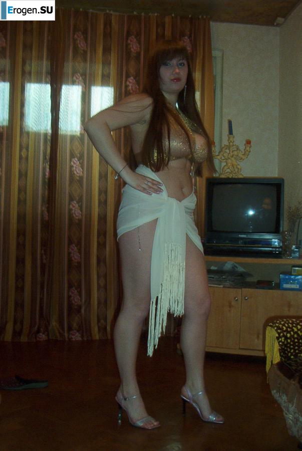 Русская бисексуальная брюнетка. Фото 18