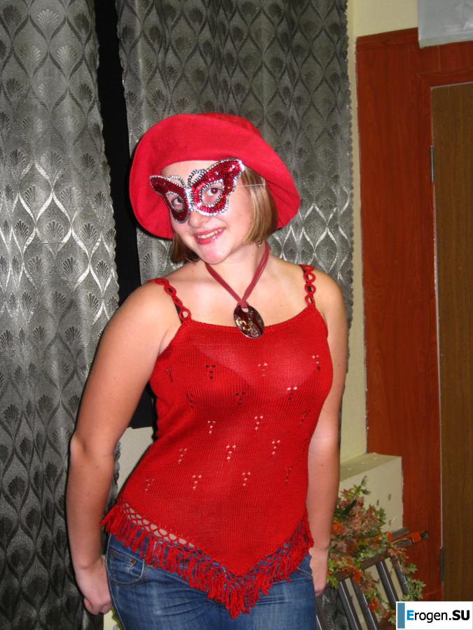 Students take pictures of themselves. Photo 34