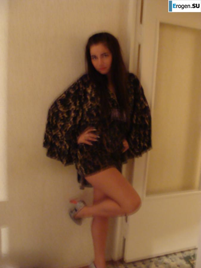 fatal brunette solo. Photo 4