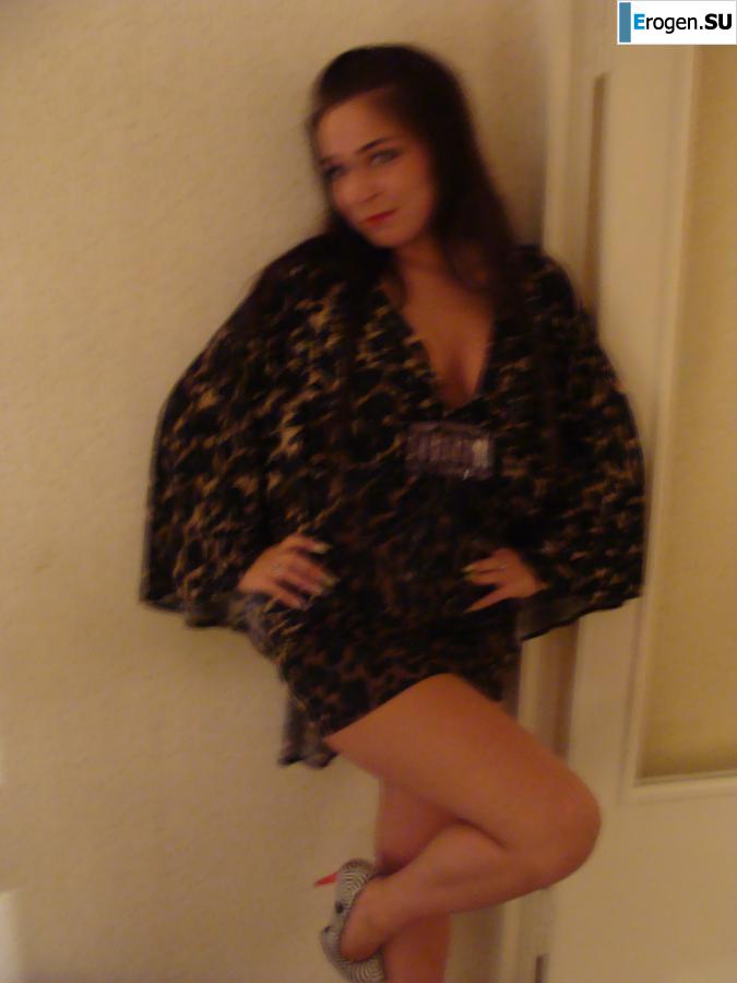 fatal brunette solo. Photo 5