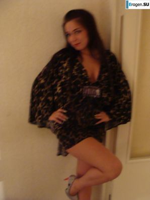 fatal brunette solo. Thumb 5