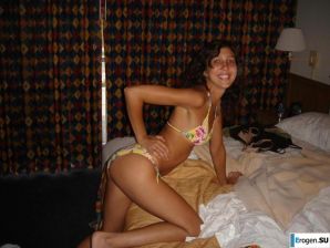 Smiling brunette with everlasting nipples. Part 2. Thumb 11