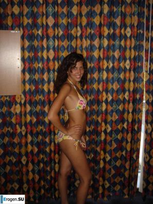 Smiling brunette with everlasting nipples. Part 2. Thumb 8