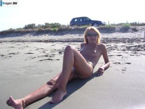 Худая европейка на море. Часть 3. Эскиз 12