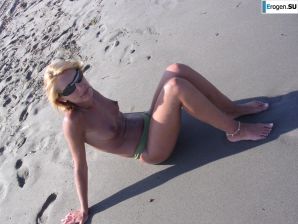 Худая европейка на море. Часть 3. Эскиз 9