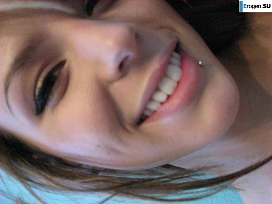 Self-shot in the bathroom. Photo 3