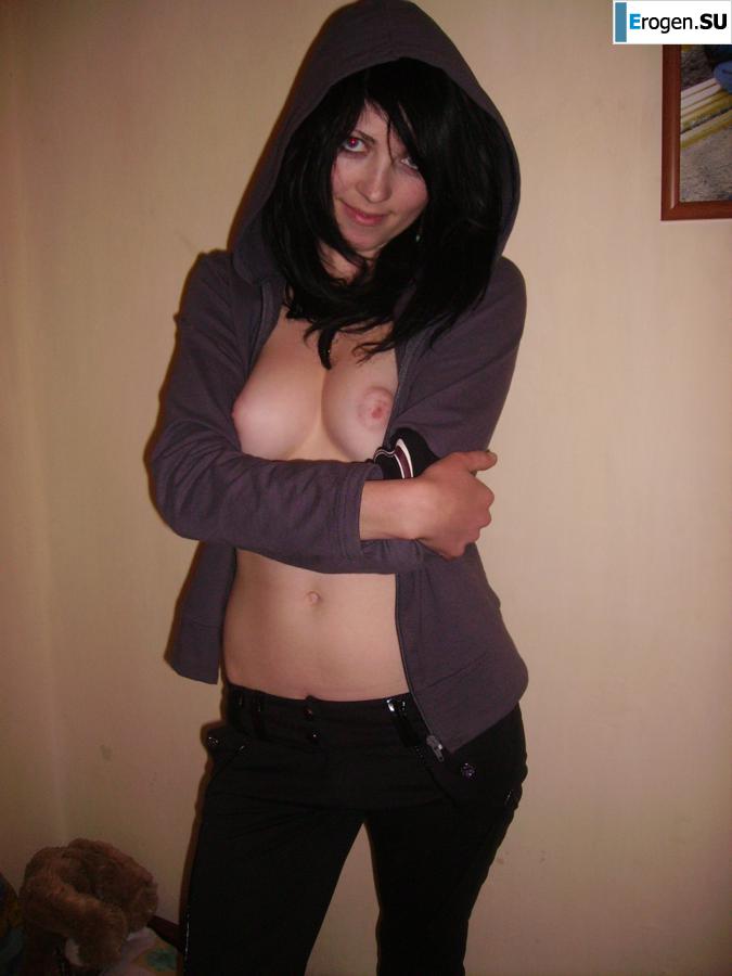 Ukrainian brunette with pimple booty. Photo 24