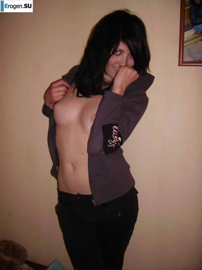 Ukrainian brunette with pimple booty. Photo 26