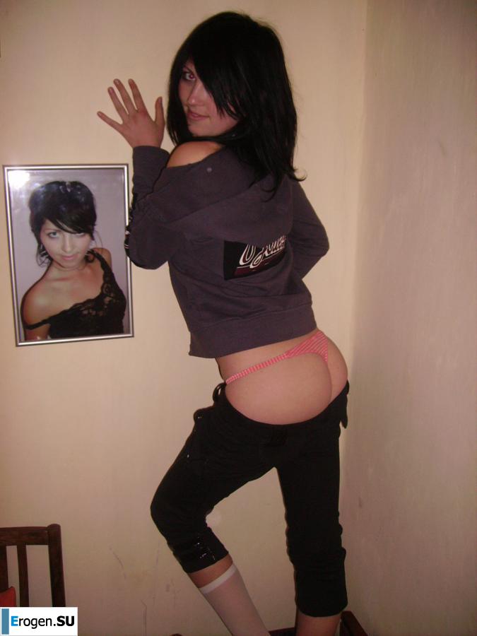 Ukrainian brunette with pimple booty. Photo 28