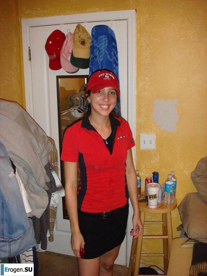 Smiling brunette with everlasting nipples. Part 3. Photo 40