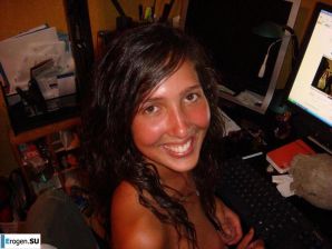 Smiling brunette with everlasting nipples. Part 3. Thumb 37