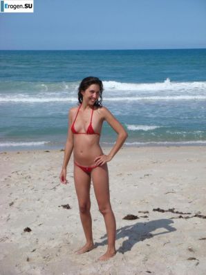 Smiling brunette with everlasting nipples. Part 3. Thumb 7