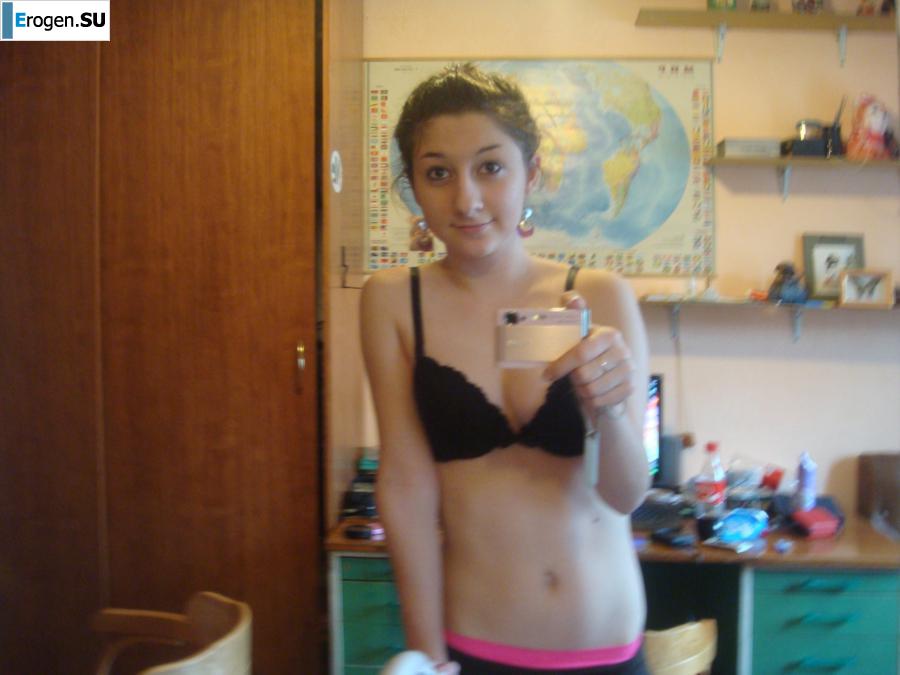 Students take pictures of themselves. Part 3. Photo 16