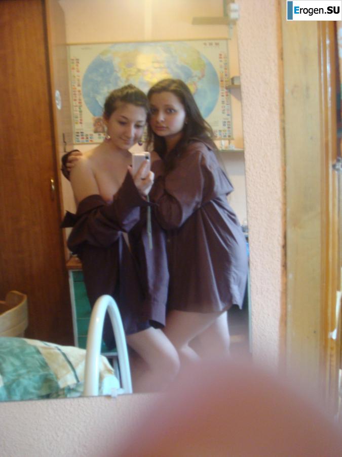 Students take pictures of themselves. Part 3. Photo 33