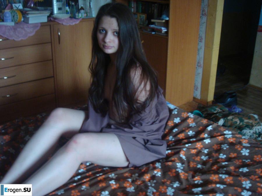 Students take pictures of themselves. Part 3. Photo 47