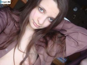 Students take pictures of themselves. Part 3. Thumb 26