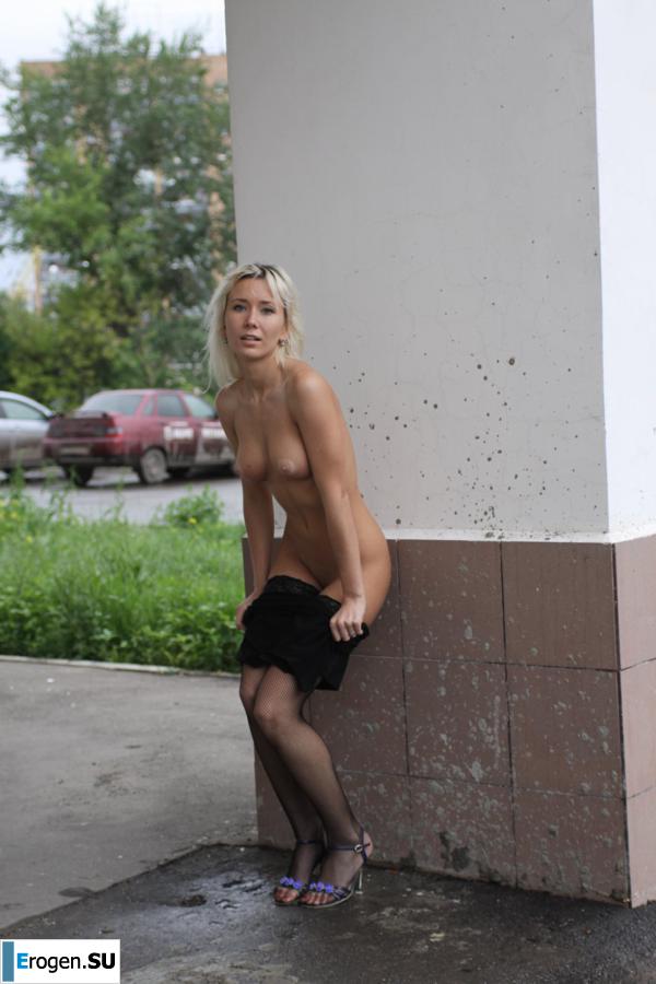 Настя из Самары ходит по городу и показывает себя. Часть 16. Фото 23