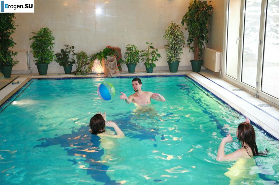 Czech nudists in the pool. Part 2. Photo 19