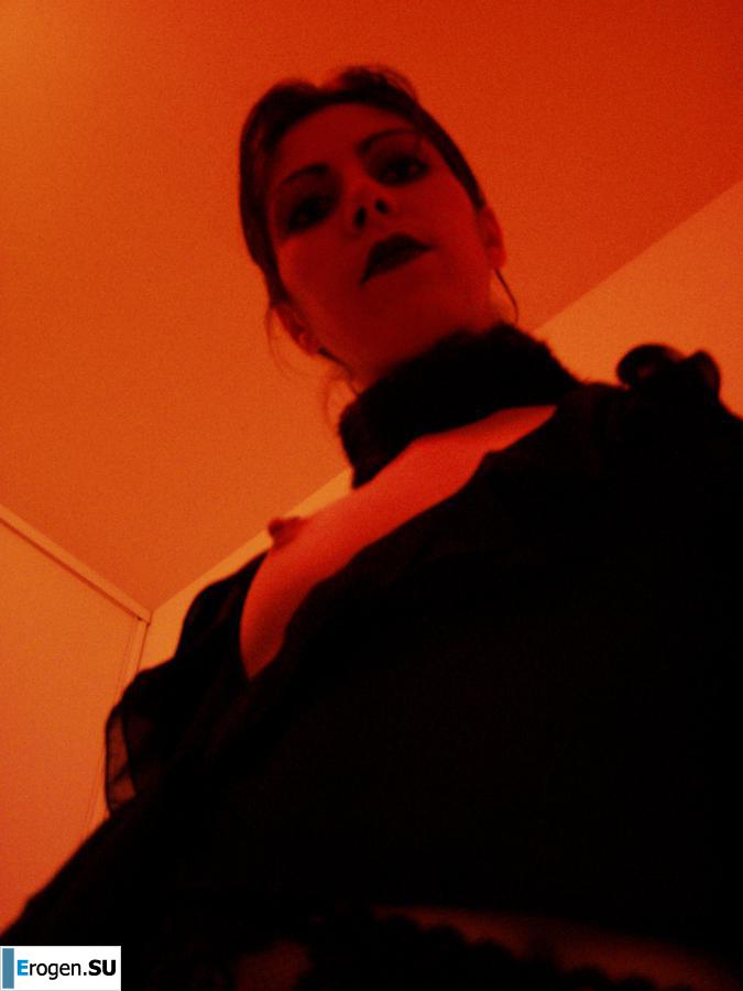 Французская бисексуальная брюнетка. Часть 3. Фото 15