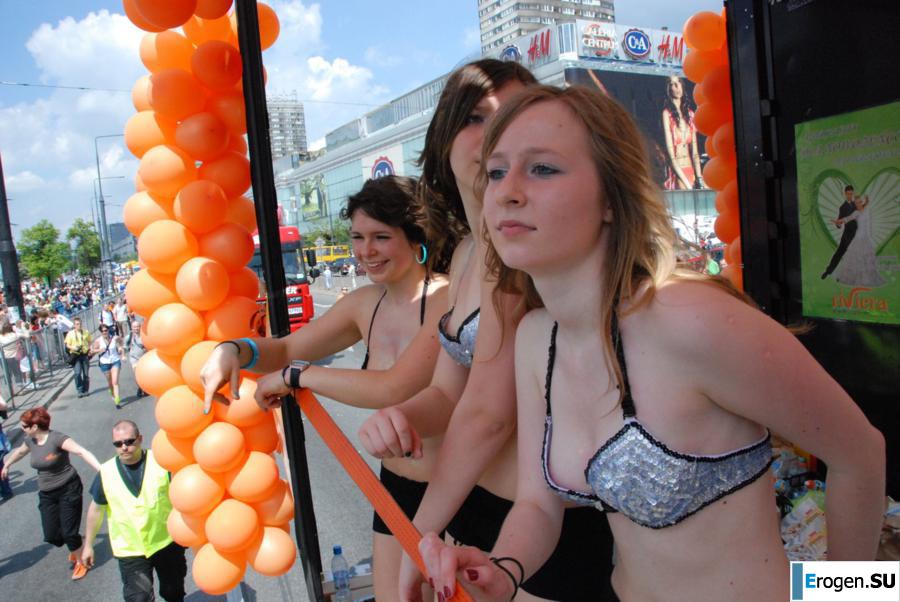 oops boobs lit up. Part 4. Photo 33