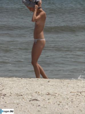Topless thin girl on the beach. Part 2. Thumb 35