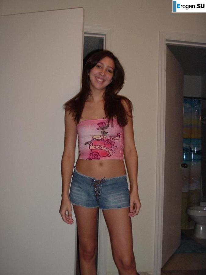 Улыбчивая брюнетка с вечностоящими сосками. Часть 5. Фото 34