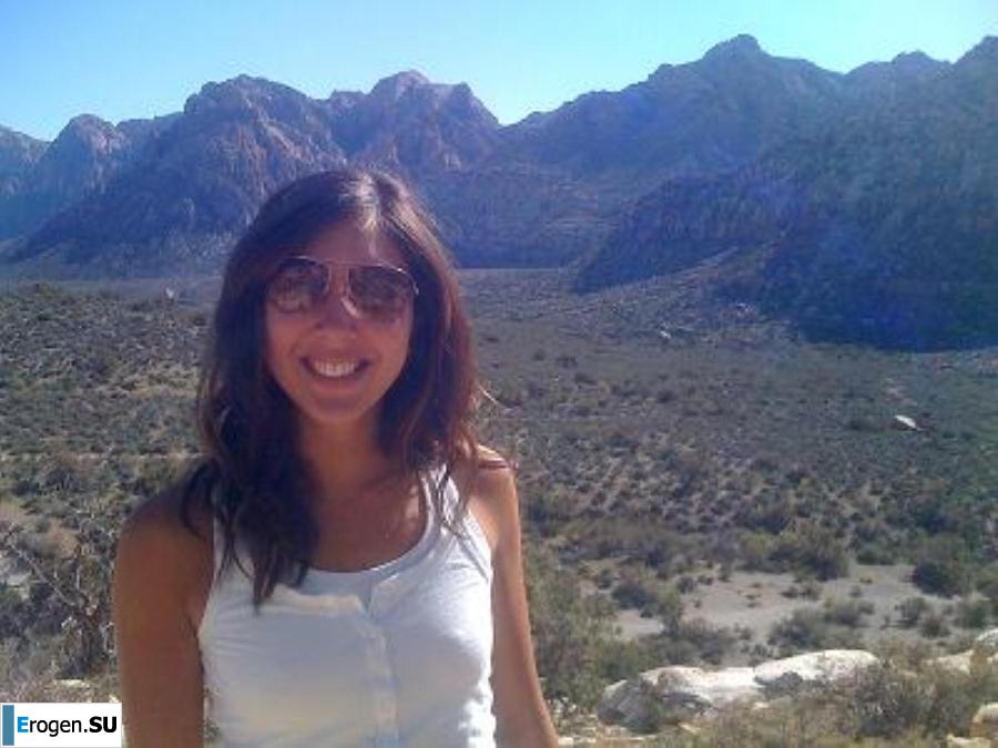 Улыбчивая брюнетка с вечностоящими сосками. Часть 5. Фото 9