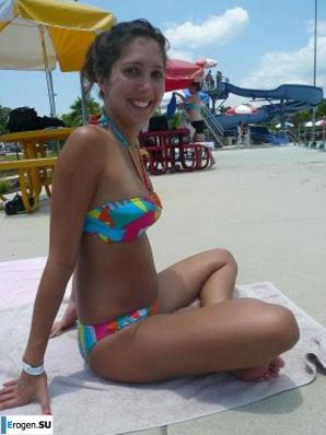 Smiling brunette with everlasting nipples. Part 5. Thumb 18