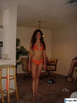 Smiling brunette with everlasting nipples. Part 5. Thumb 27