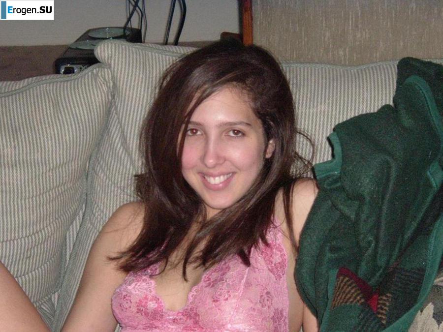 Smiling brunette with everlasting nipples. Part 6. Photo 19