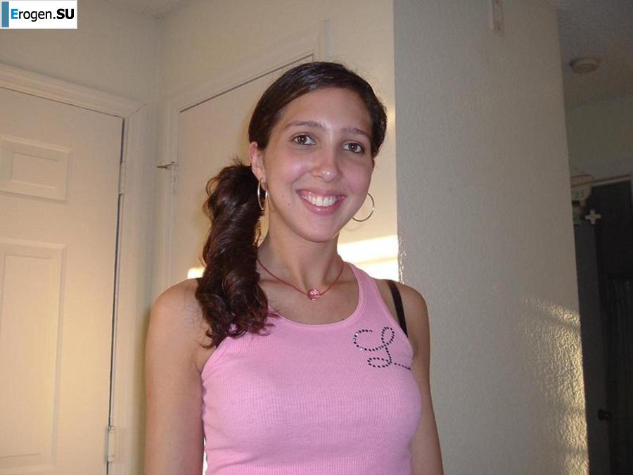 Smiling brunette with everlasting nipples. Part 6. Photo 40