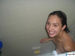 Smiling brunette with everlasting nipples. Part 6. Thumb 17