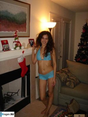 Smiling brunette with everlasting nipples. Part 6. Thumb 24