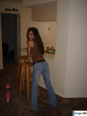 Smiling brunette with everlasting nipples. Part 6. Thumb 32