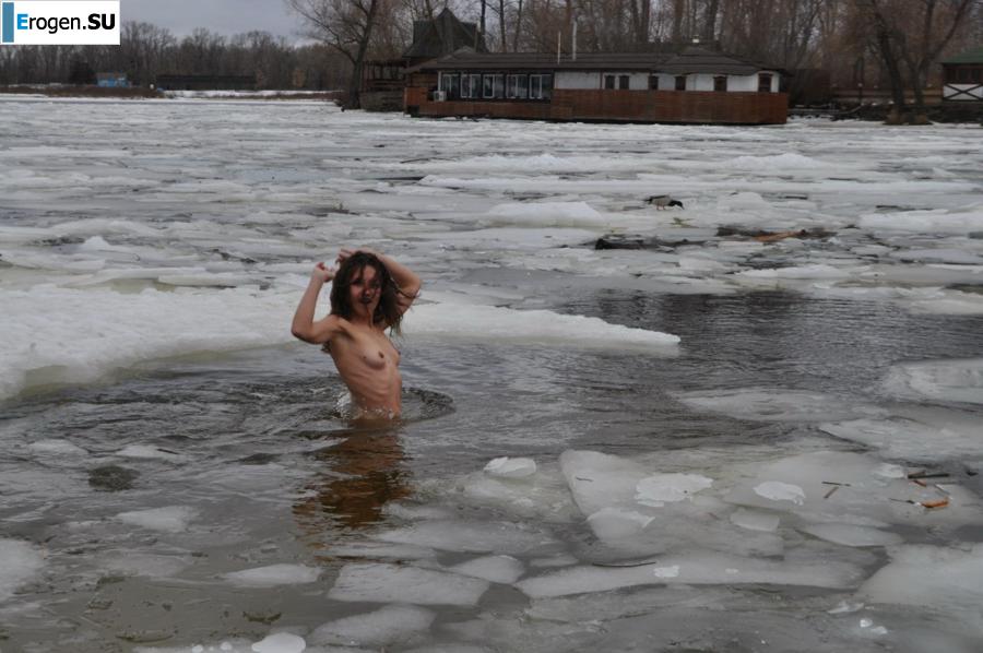 Ukrainian nudists in winter. Part 2. Photo 33