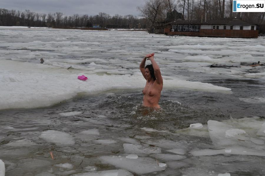 Ukrainian nudists in winter. Part 2. Photo 39