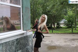 Nastya from Samara walks around the city and shows herself. Part 18. Thumb 20