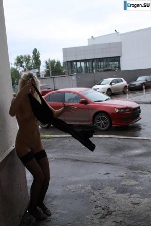 Nastya from Samara walks around the city and shows herself. Part 18. Thumb 8