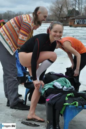 Ukrainian nudists in winter. Part 3. Thumb 23