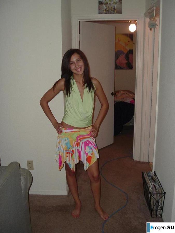 Smiling brunette with everlasting nipples. Part 7. Photo 2