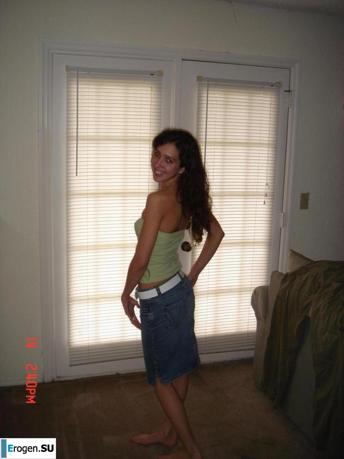 Smiling brunette with everlasting nipples. Part 7. Photo 27